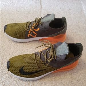 Nike Air Max 270 Flyknit